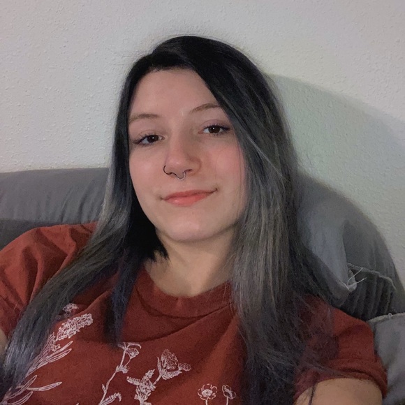 Meet your Posher, Raine - Picture 1 of 1